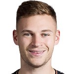  欧冠之夜的特别观众，基米希诺伊尔家族齐聚安联；拜仁胜利背后的温情故事。 体育新闻