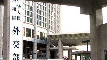 权力更迭的隐秘逻辑:从幕后推手到最高领袖的演变 新闻