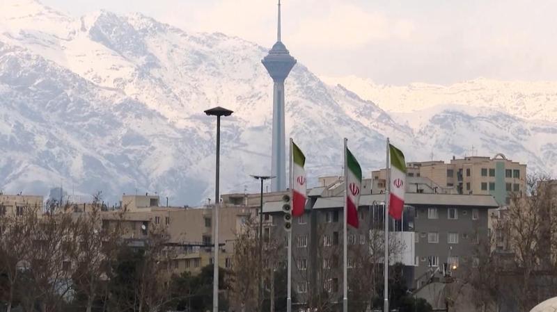 权力更迭的隐秘逻辑:从幕后推手到最高领袖的演变 新闻